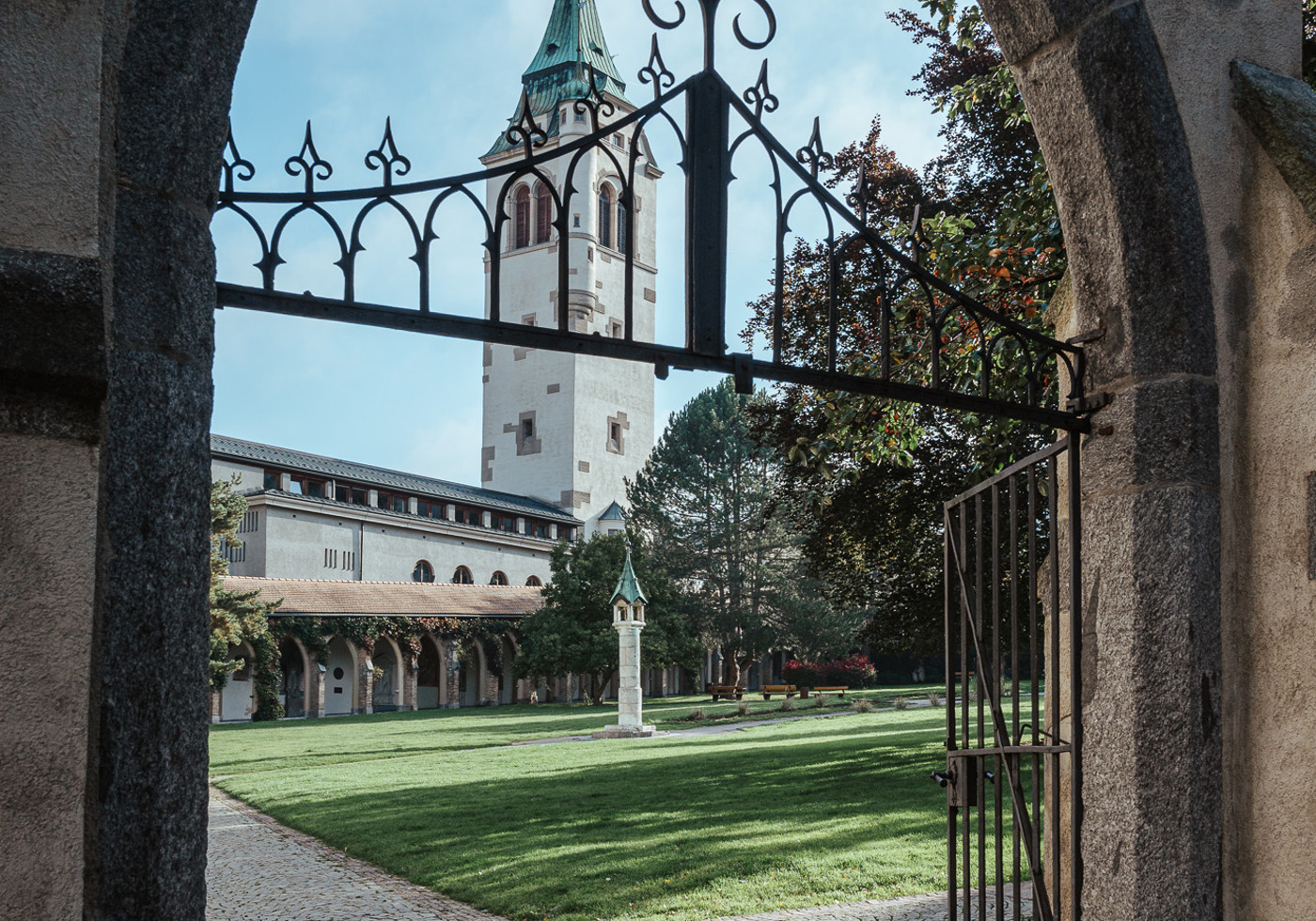 Postkarte: Stans und Schwaz zwischen Dorf und Bergbau · Österreich